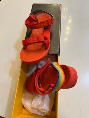Polaroid Red Rainbow-Accent Sport Sandals